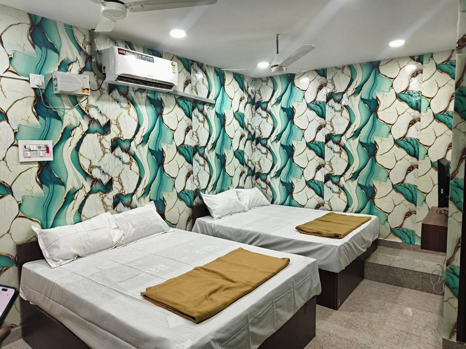 AC Room - Twin Beds